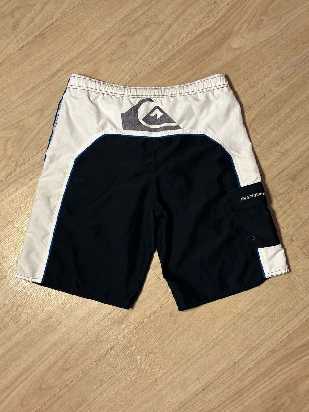 2000s Quiksilver Board Shorts Size L 16-18
